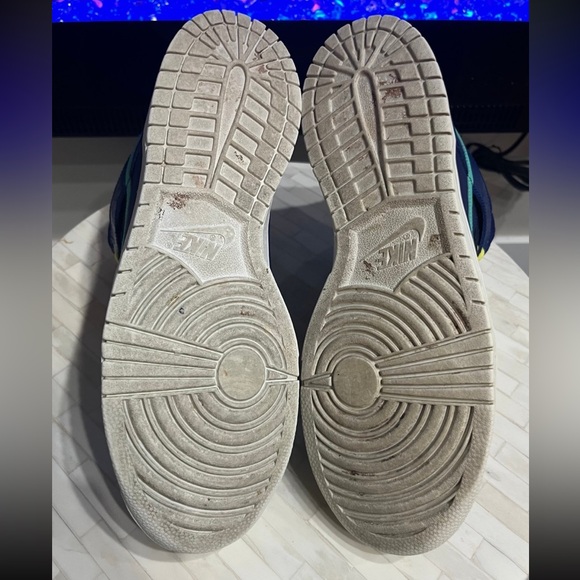 Nike Dunk Hi - Picture 9 of 11